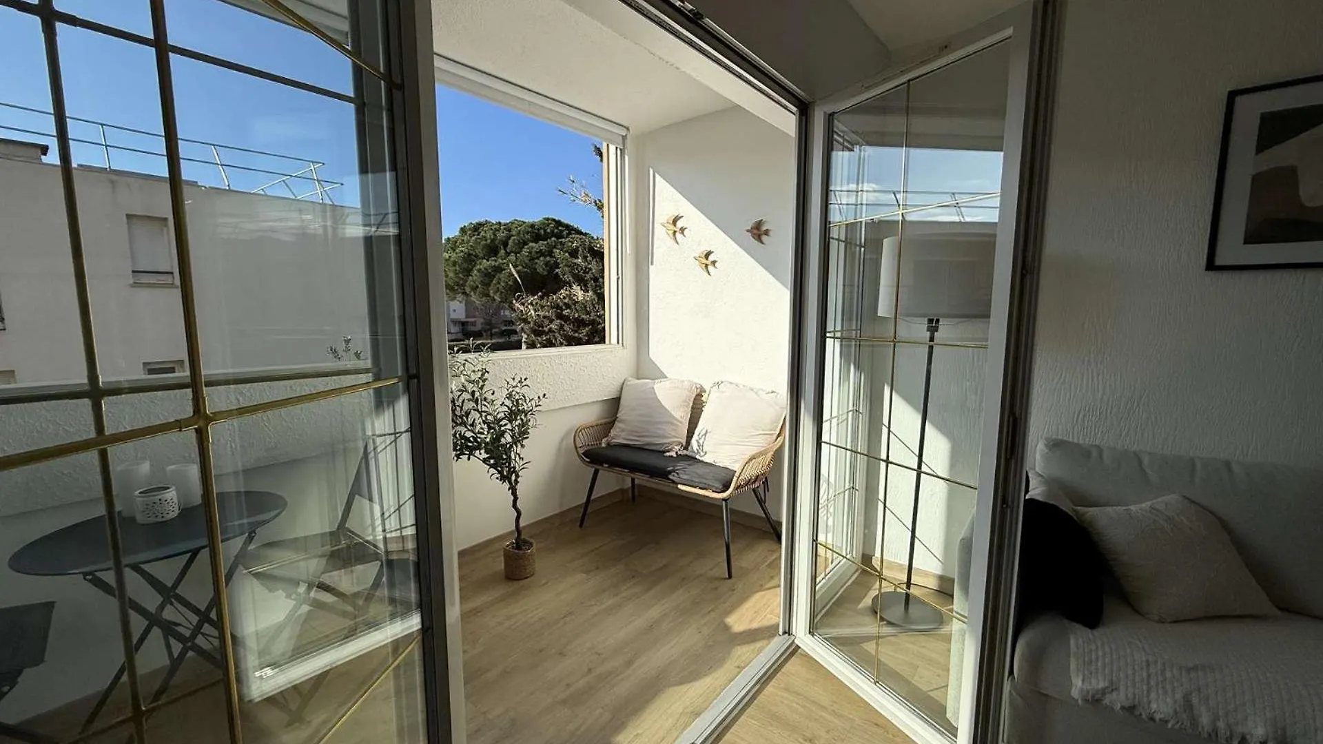 T3- Renove- Clim- Plages- Commerces Le Lavandou 0*,  France